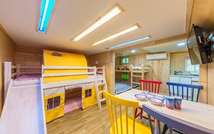 Rainbow Spa Caravan