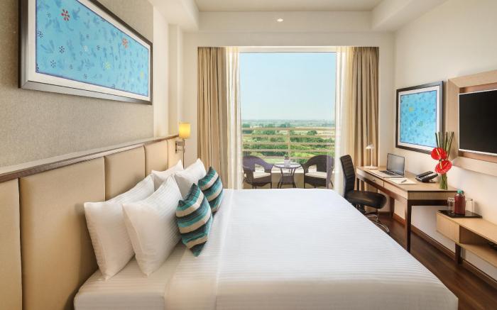 Sandal Suites Op. By Lemon Tree Hotels