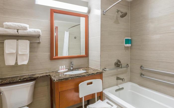 Ramada by Wyndham Flushing Queens