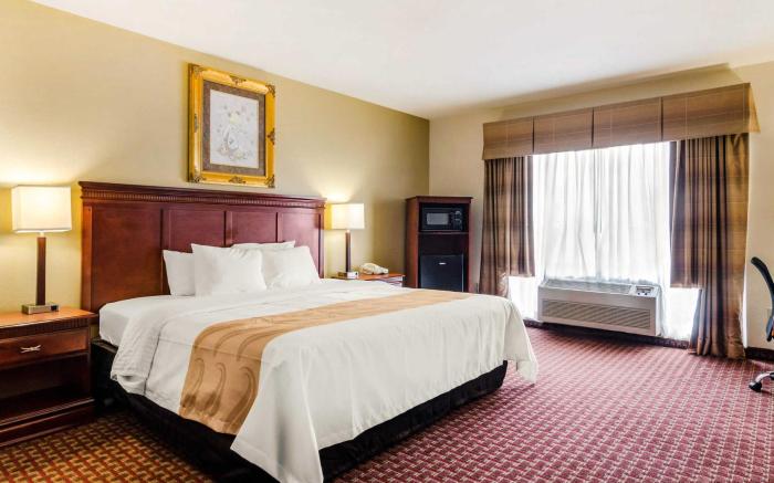 Quality Inn & Suites Carthage near Precious Moments Chapel