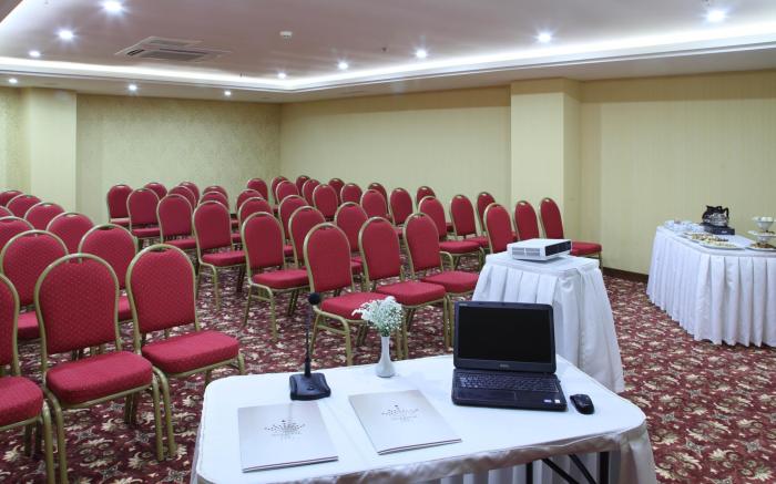 Hotel Senbayrak City                                                                        