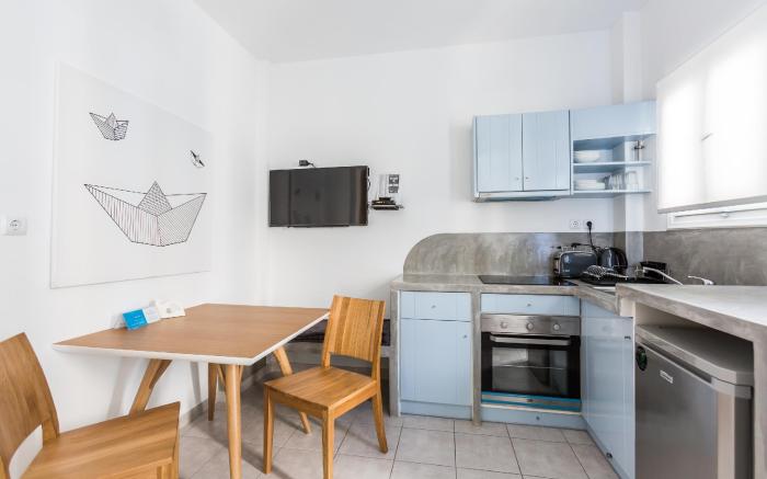 Fanouris Condo