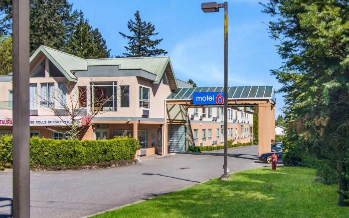 Motel 6 Surrey, BC