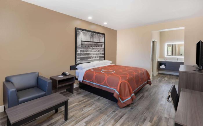 Super 8 by Wyndham Houston NW Beltway 8/West Rd
