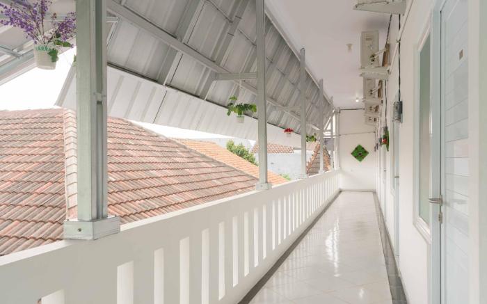 RedDoorz Syariah near Exit Toll Jatiwarna 2