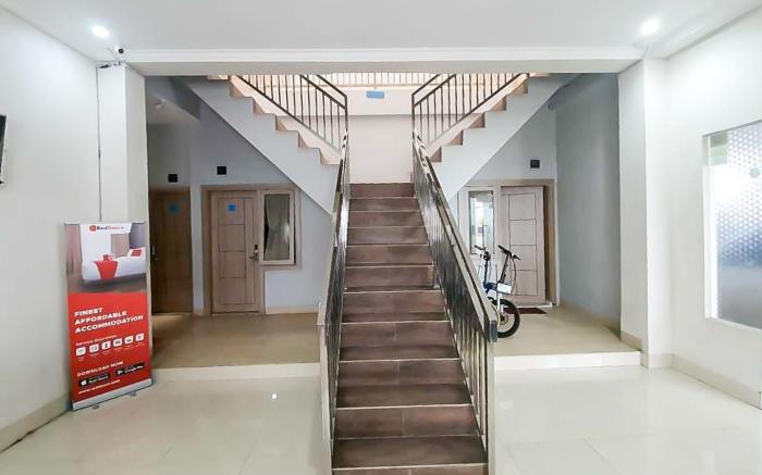RedDoorz near Jalan Kolonel Haji Burlian Palembang