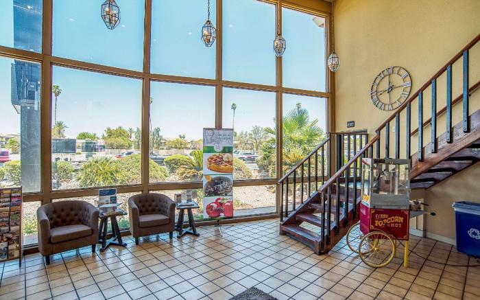 Quality Inn & Suites Phoenix NW - Sun City
