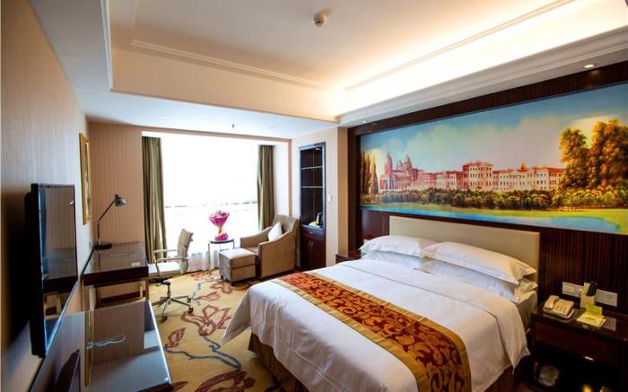 Vienna International Hotel Zhumadian Huayuan Branch