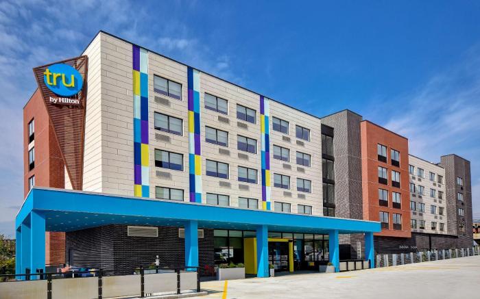 Tru by Hilton Manchester Downtown