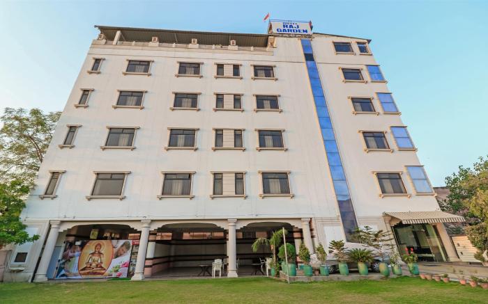 Hotel Raj Garden