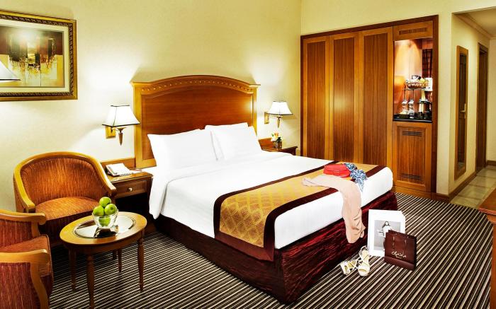 Avenue Hotel