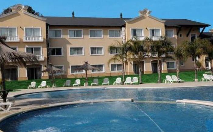 Howard Johnson Pilar Resort Spa & Convention Center