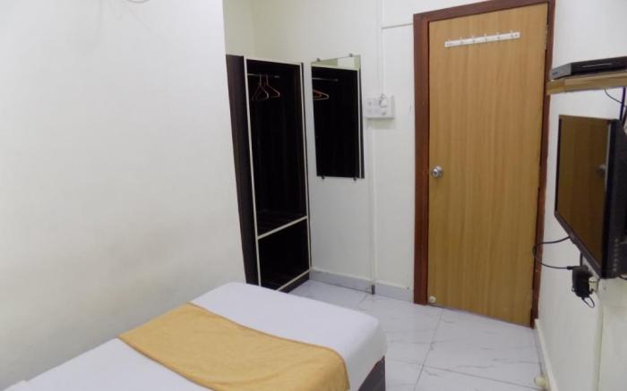 Hotel Maha Residency