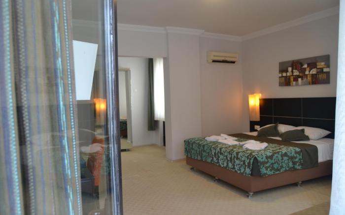 GRAND KRONE HOTEL