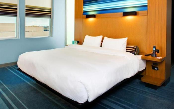 Aloft Leawood-Overland Park