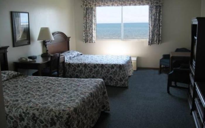 Lighthouse Inn - Two Rivers