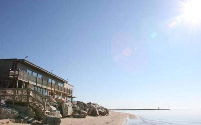 Lighthouse Inn - Two Rivers