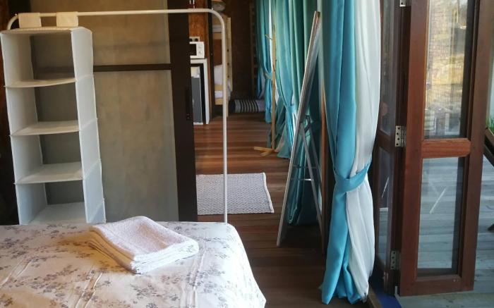 Rembulan Escape - The Container House