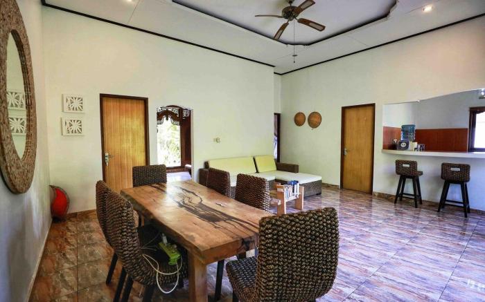 KIRANA HOMESTAY  QUEEN GUEST ROOM