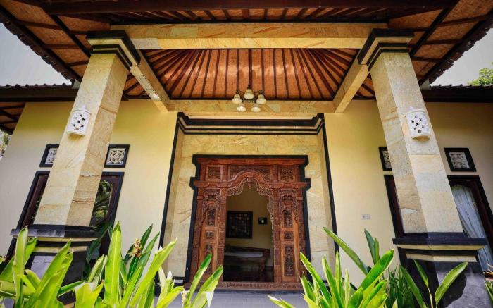 KIRANA HOMESTAY  QUEEN GUEST ROOM