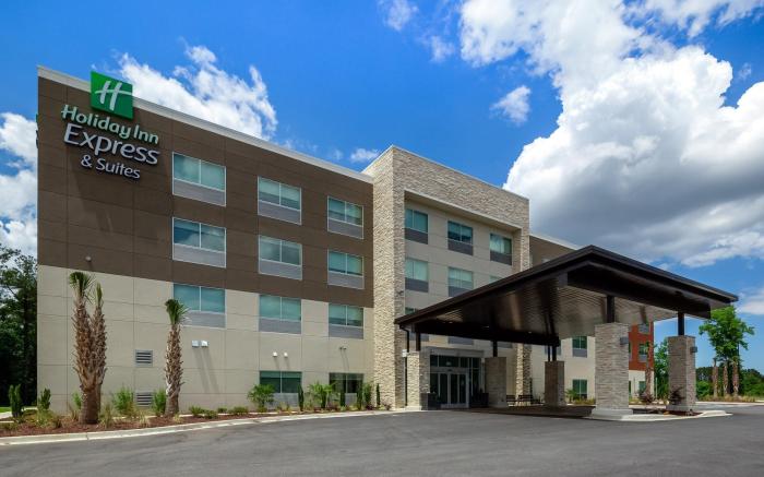 Holiday Inn Express & Suites Latta By IHG