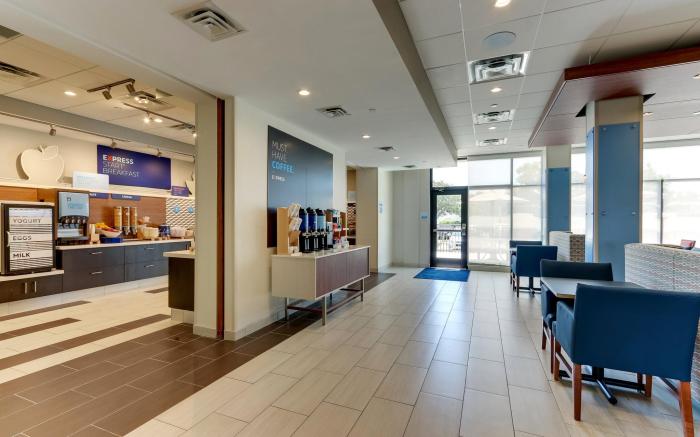 Holiday Inn Express Wilmington - Porters Neck By IHG