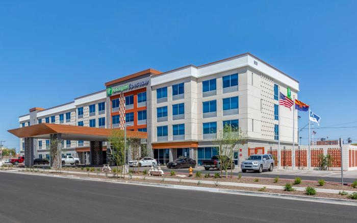 Holiday Inn Express and Suites Phoenix Dwtn - State Capitol By IHG