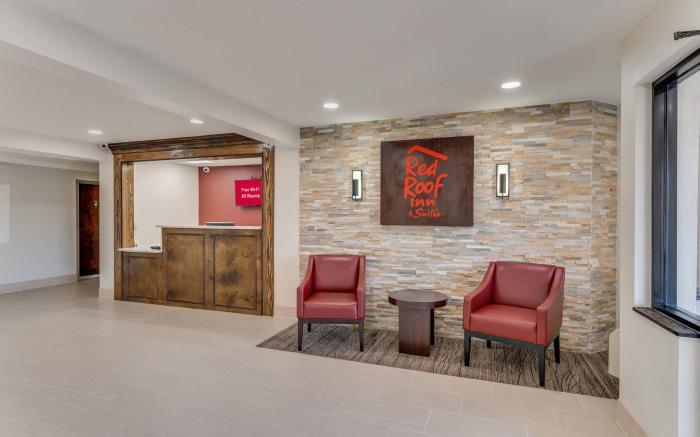 Red Roof Inn & Suites Newport – Middletown, RI
