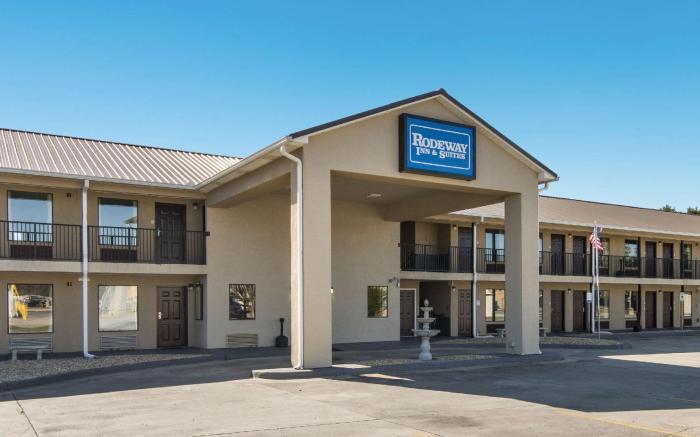Rodeway Inn & Suites
