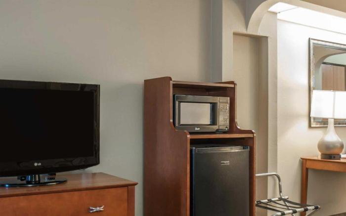 Quality Inn & Suites near St. Louis and I-255
