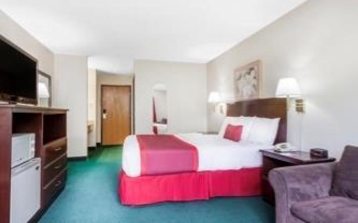 Ramada by Wyndham Tell City