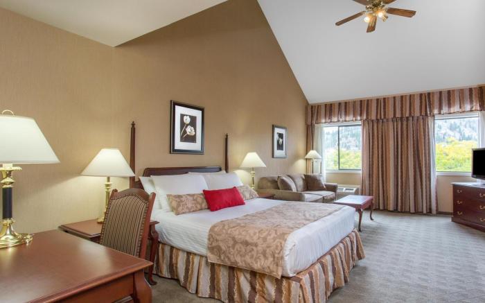 Ramada Hotel & Conference Center by Wyndham Kelowna