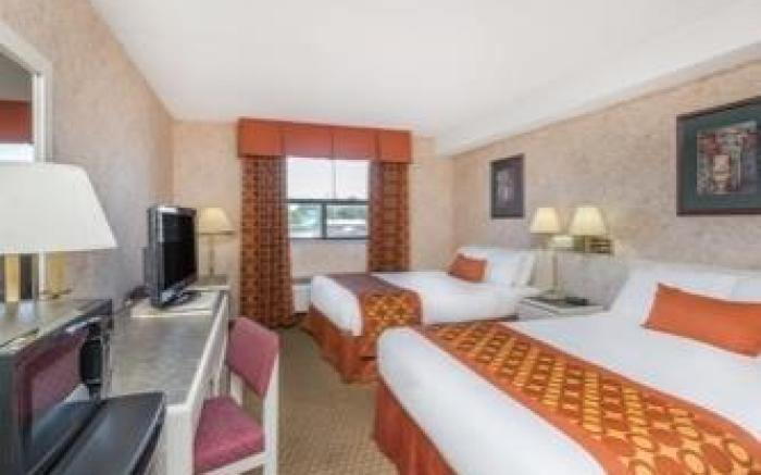 Travelodge by Wyndham Windsor