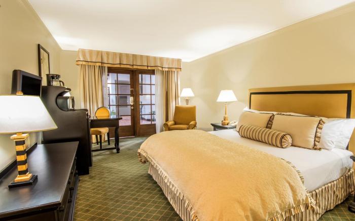 Ramada Hotel & Conference Center by Wyndham Las Cruces