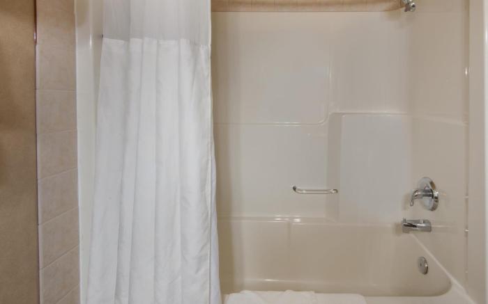 Ramada by Wyndham Drumheller Hotel & Suites