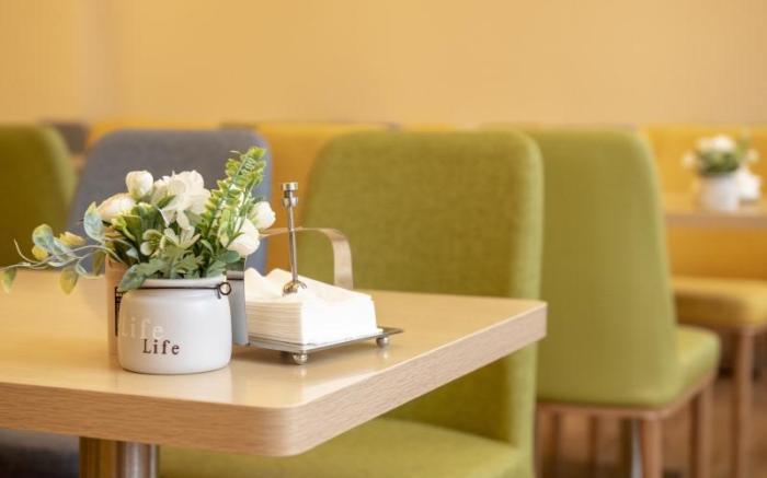 Green Tree Inn Fuyang Funan County Tianzhu Square