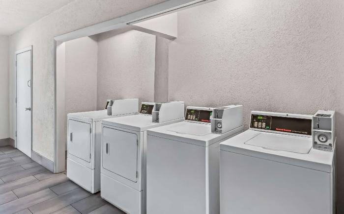 Motel 6 Lester, PA - Philadelphia Airport