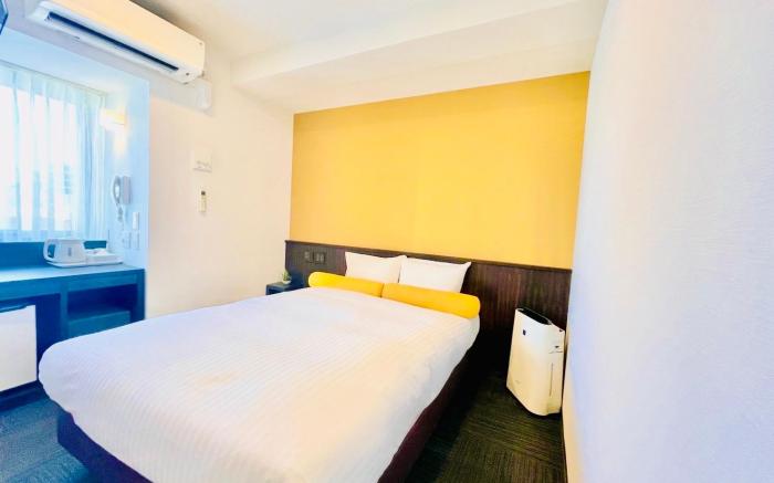 Nipponbashi Crystal Hotel