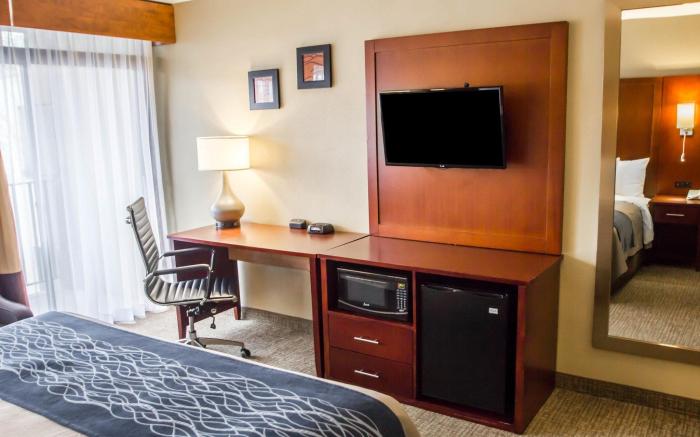 Comfort Inn Edgewater on Hudson River