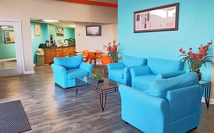 Howard Johnson by Wyndham Houston Hobby Airport