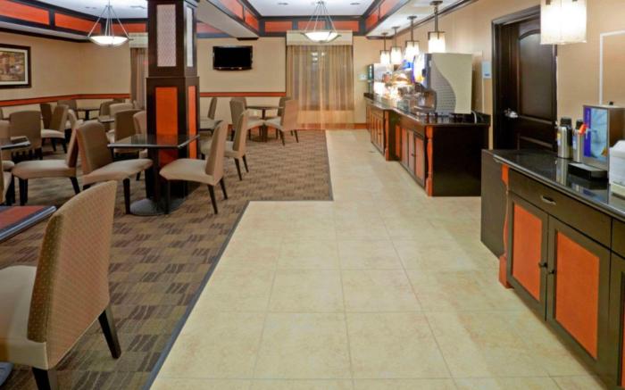 Comfort Inn & Suites Dallas Medical-Market Center