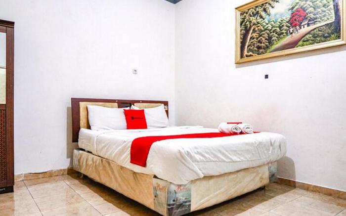 RedDoorz near Mall Ciputra World Surabaya