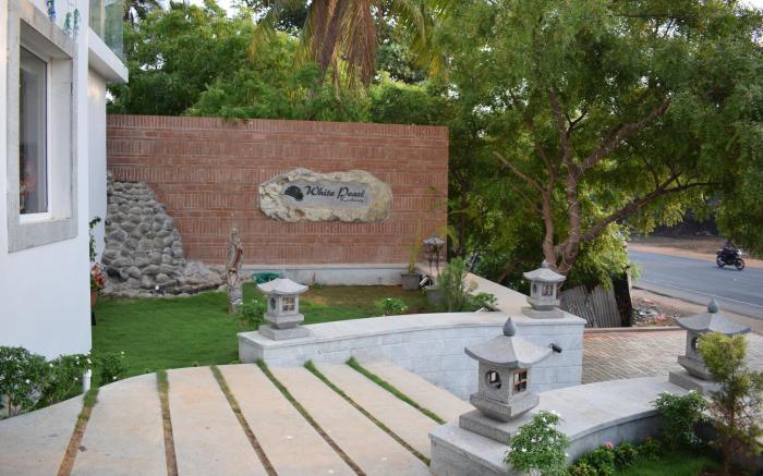 White Pearl Residency