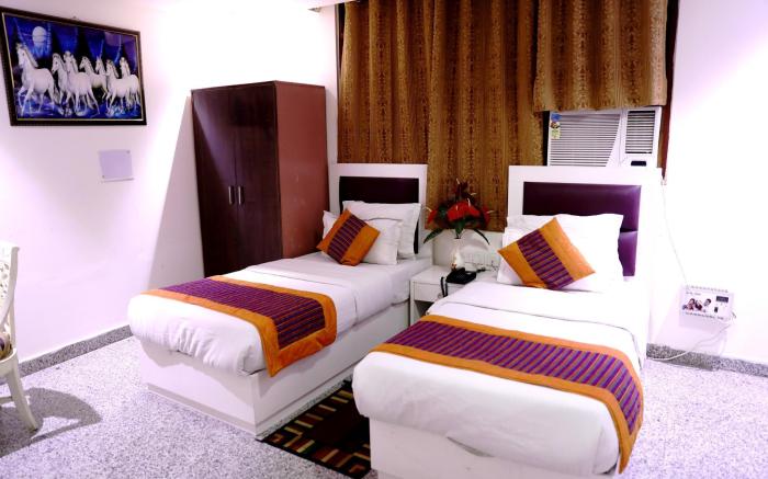 Airport Hotel The Paramont