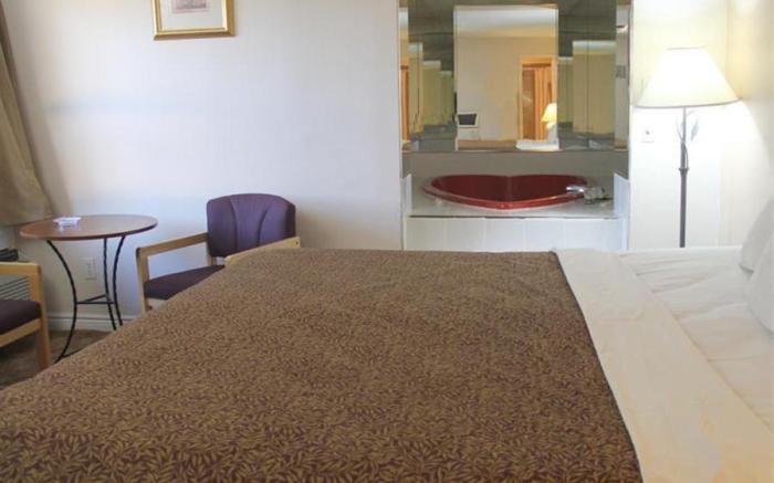 Niagara Inn & Suites