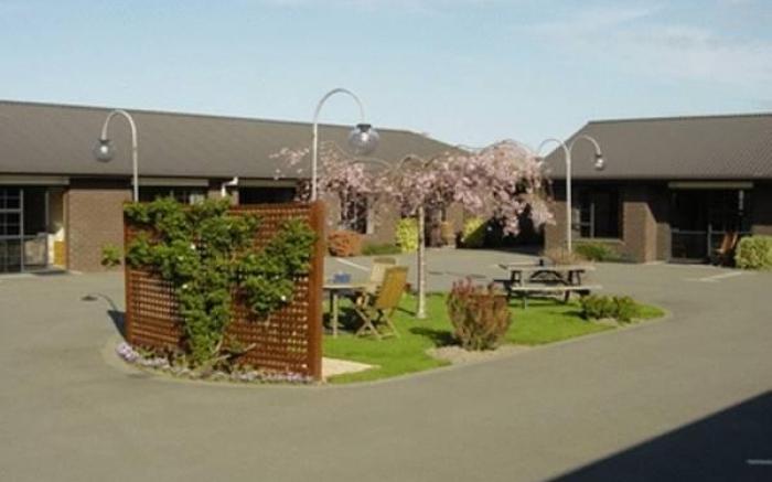 Aston Court Motel