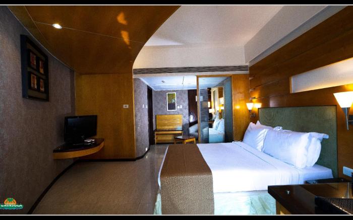 HOTEL PENINSULA GRAND