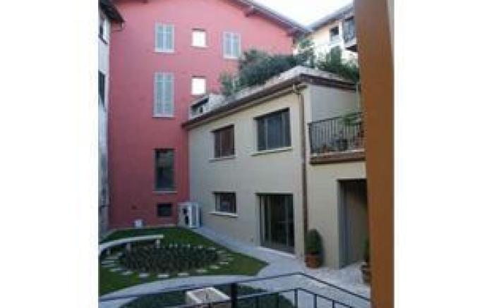 Nene-Il Vicolo Apartments and Rooms