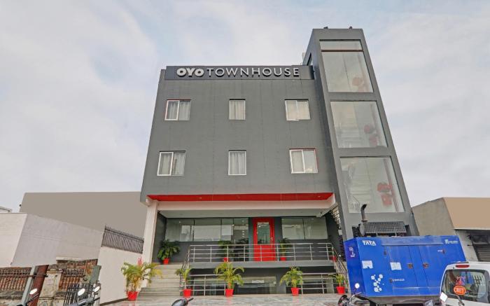 Townhouse The Shubham