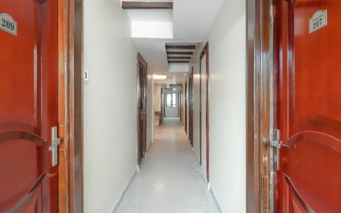 Hotel O Grandeur By orbit Hotels Near Chennai shopping mall